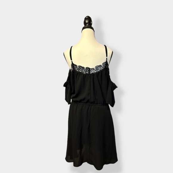 Women’s Black Cold Shoulder Elastic Waist Fit n Flare Large - Picture 4 of 5